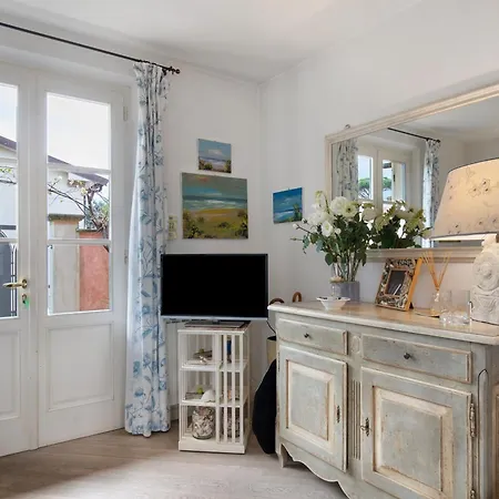 Red In Dei Marmi * Forte dei Marmi