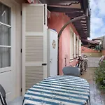 Red In Dei Marmi Дом отдыха Форте-деи-Марми