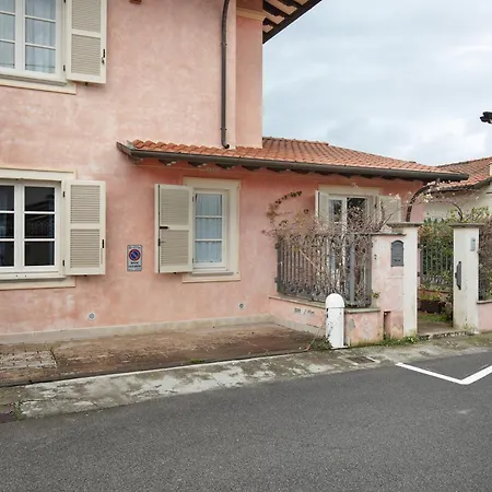 Red In Dei Marmi * Форте-деи-Марми